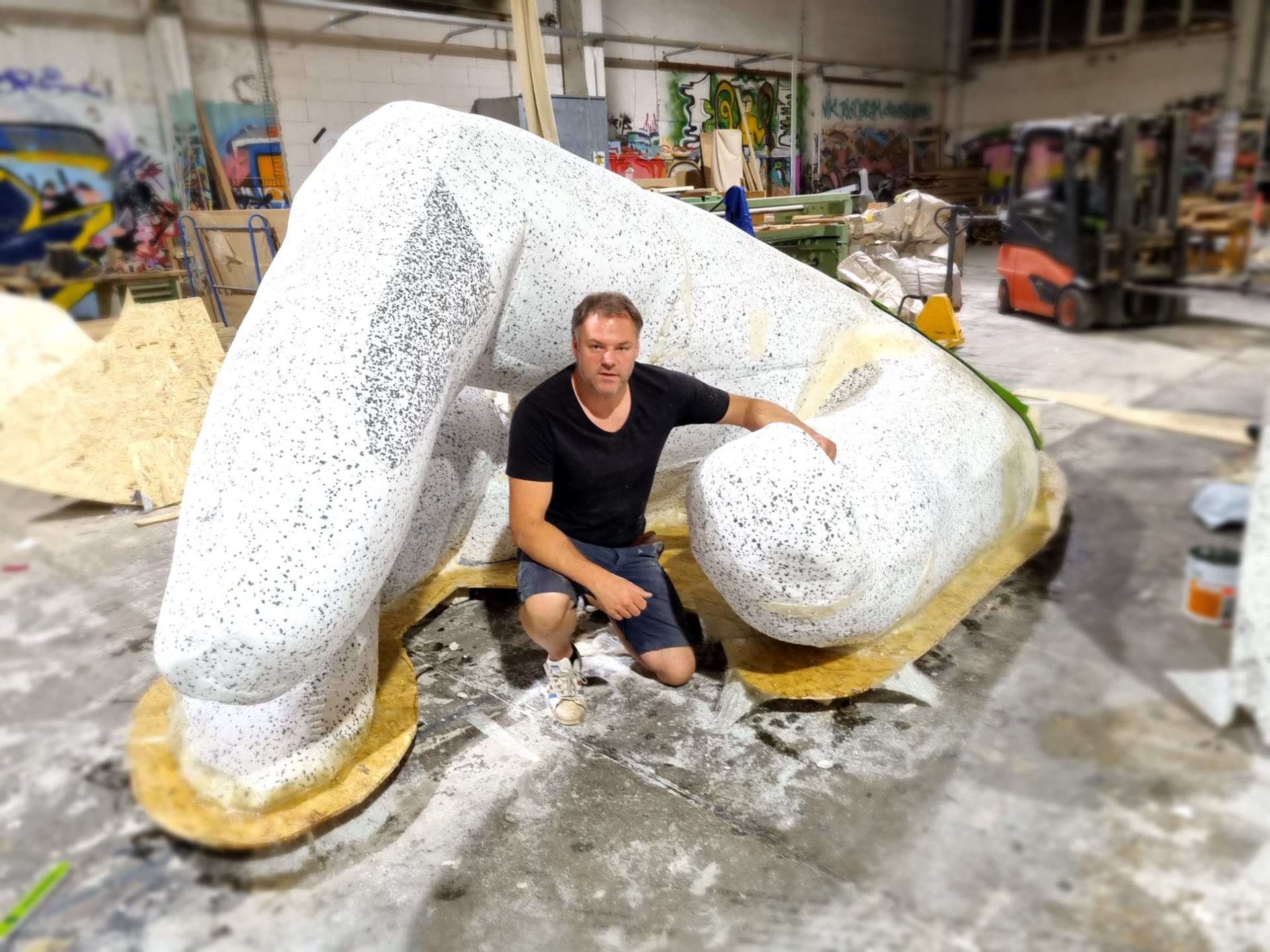 Großformat-Skulptur